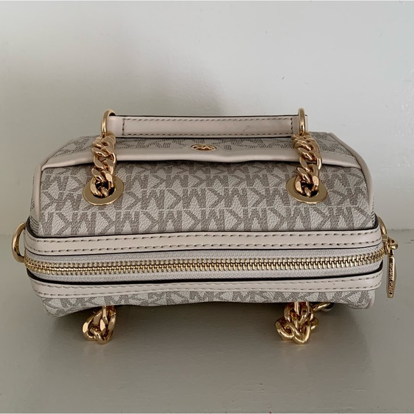 Michael Kors Blaire Extra Small Logo Satchel Cream Gold Hardware - Picture 4 of 8